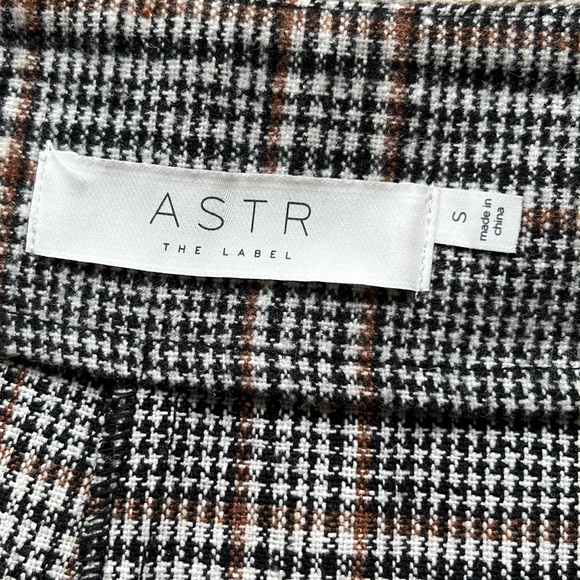 ASTR The Label Tie Waist Plaid Trousers - Picture 11 of 15